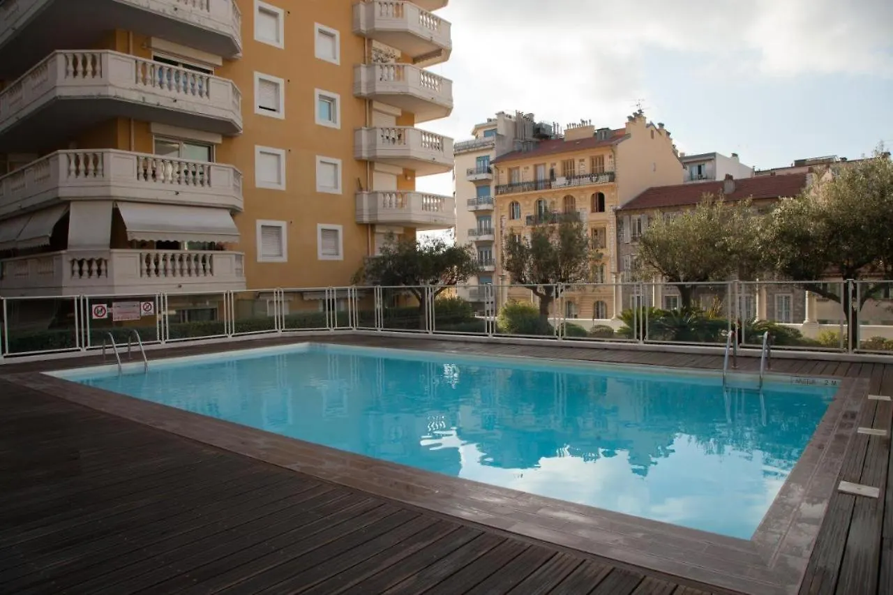 Super Studio Avec Piscine A 60 M De La Mer Nice Apartment
