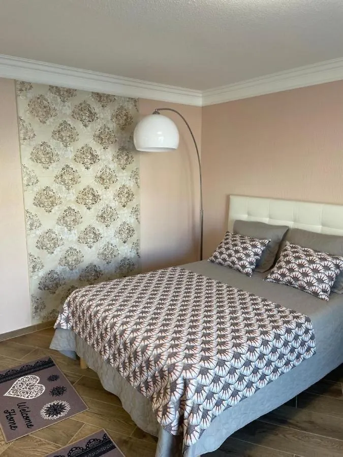 Apartment Super Studio Avec Piscine A 60 M De La Mer Nice