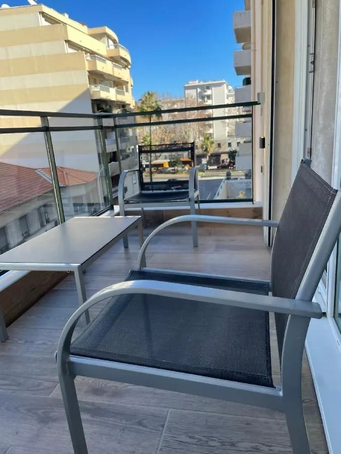 Super Studio Avec Piscine A 60 M De La Mer Nice Apartment
